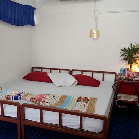 Prasuri Guest House Bangkok Exterior photo