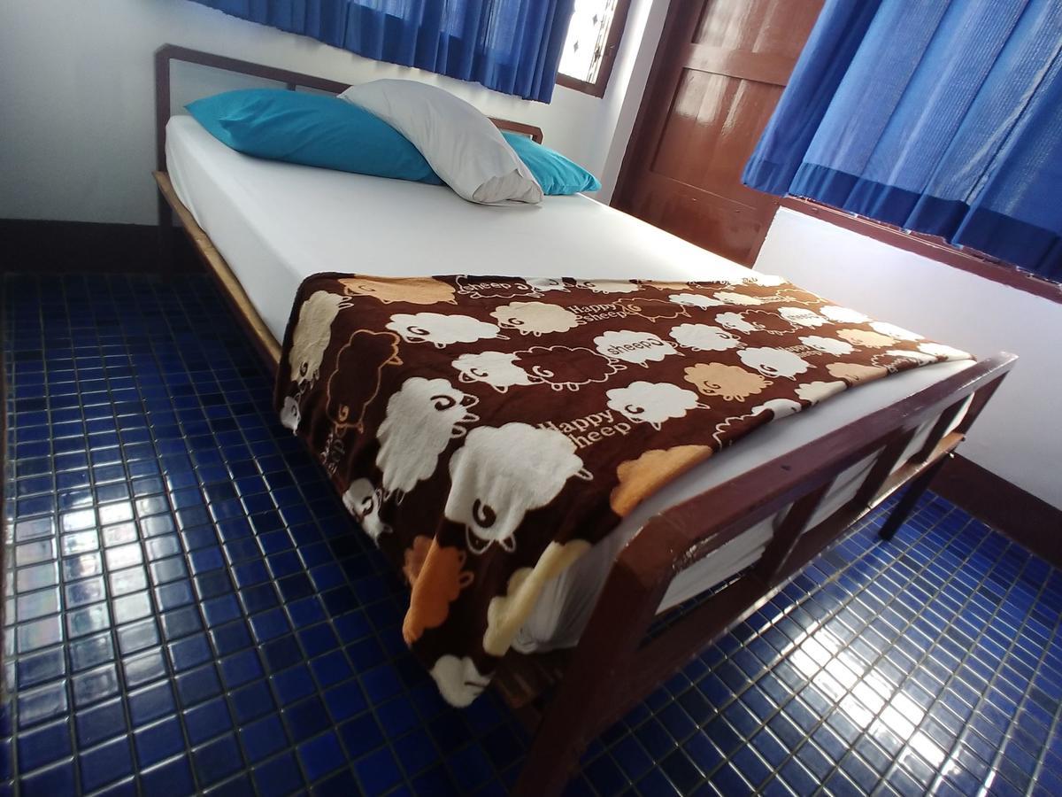 Prasuri Guest House Bangkok Exterior photo