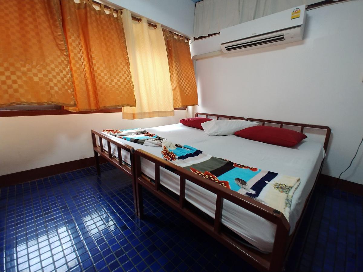 Prasuri Guest House Bangkok Exterior photo