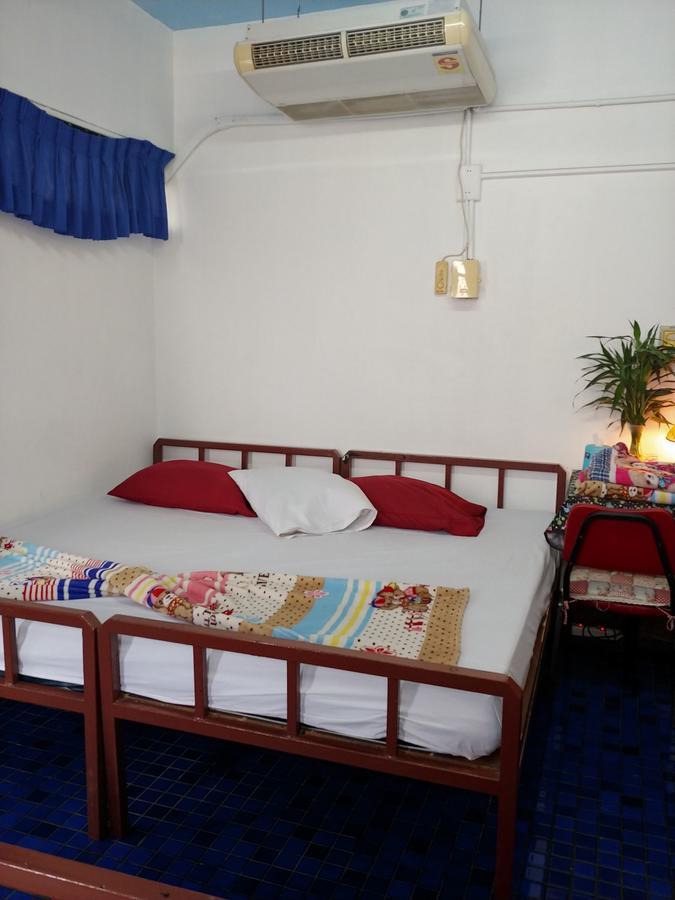 Prasuri Guest House Bangkok Exterior photo
