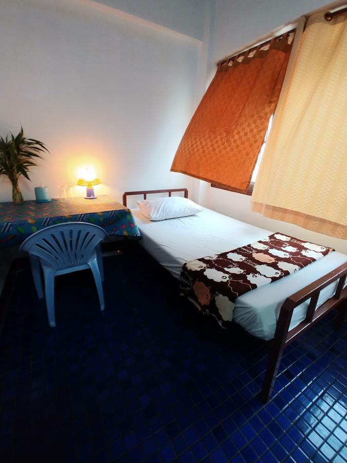 Prasuri Guest House Bangkok Exterior photo